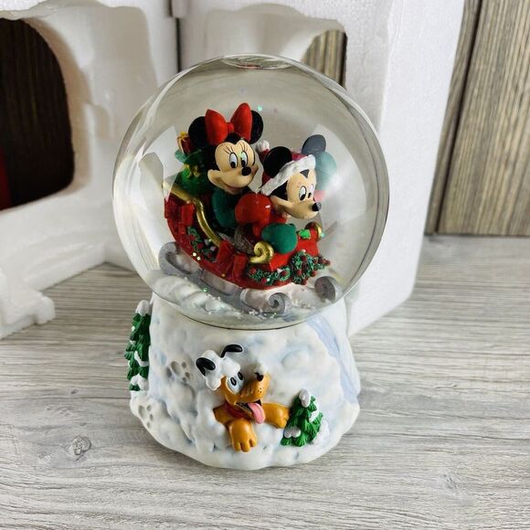 Enesco Disney Snow Globe Musical Mickey & Minnie Pluto Sledding Christmas - Picture 2 of 16
